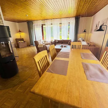 Apartament Eifelsuiten - Family & Pet Retreat